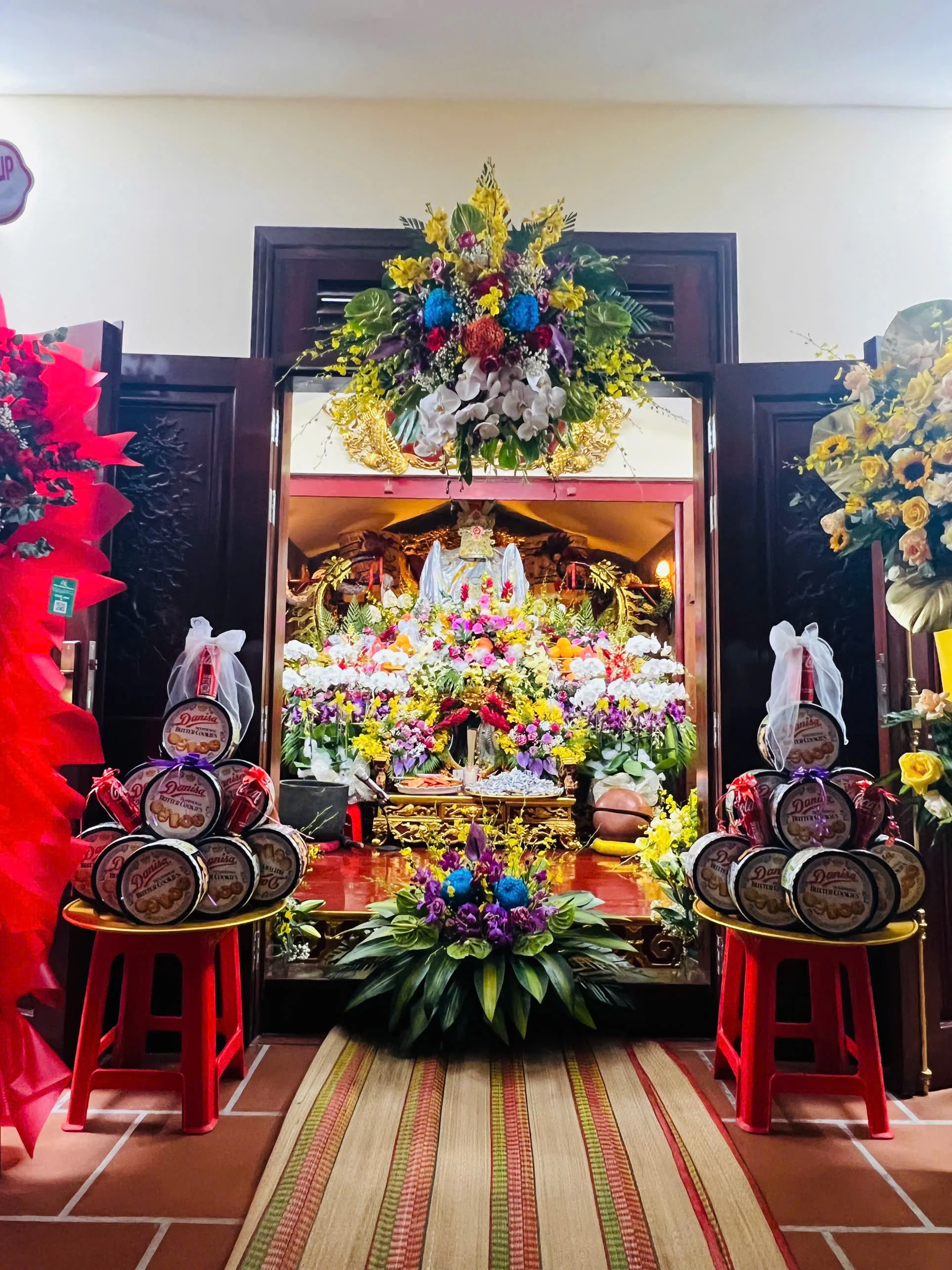 Hoa man tài mã và lễ vật tiến cúng trong tín ngưỡng