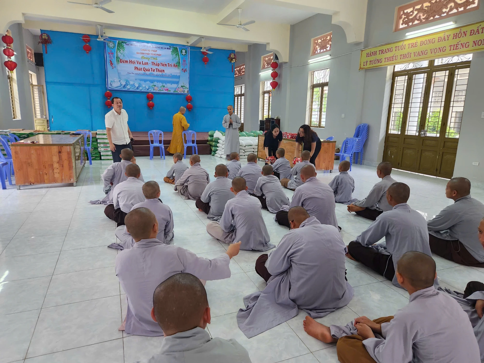 QUỸ PHÚC GIANG TRAO QUÀ ĐẦU NĂM HỌC MỚI TẠI TRUNG TÂM NHÂN ĐẠO HỘ PHÁP